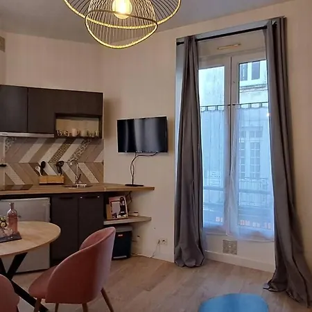 Studio Notre Dame Coeur De Ville Wifi Netflix Cholet Exterior foto