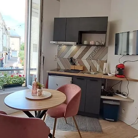 Studio Notre Dame Coeur De Ville Wifi Netflix Cholet Exterior foto