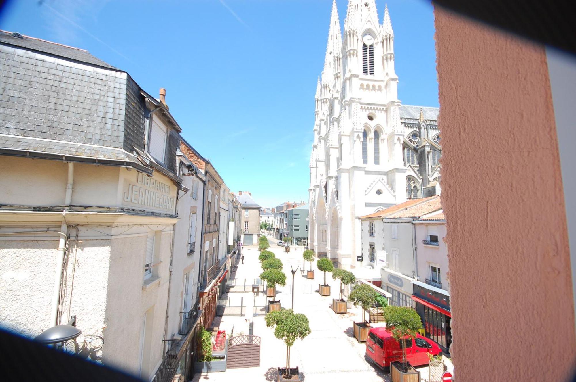 Apartment Notre Dame Coeur De Wifi Netflix Cholet